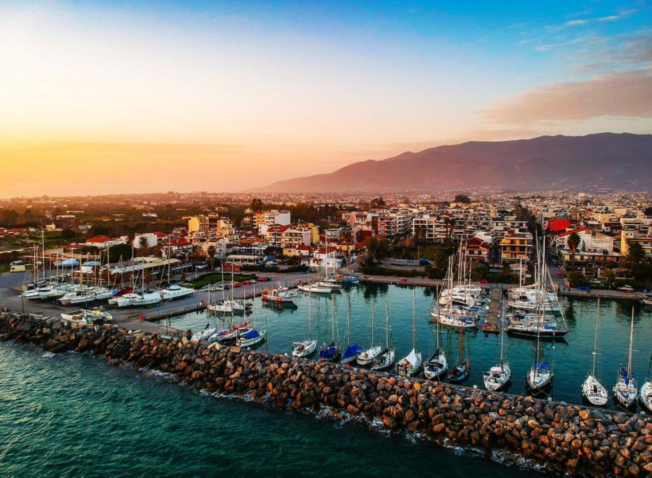 דירה Kalamata's Sunny Retreat Near The Historic Center