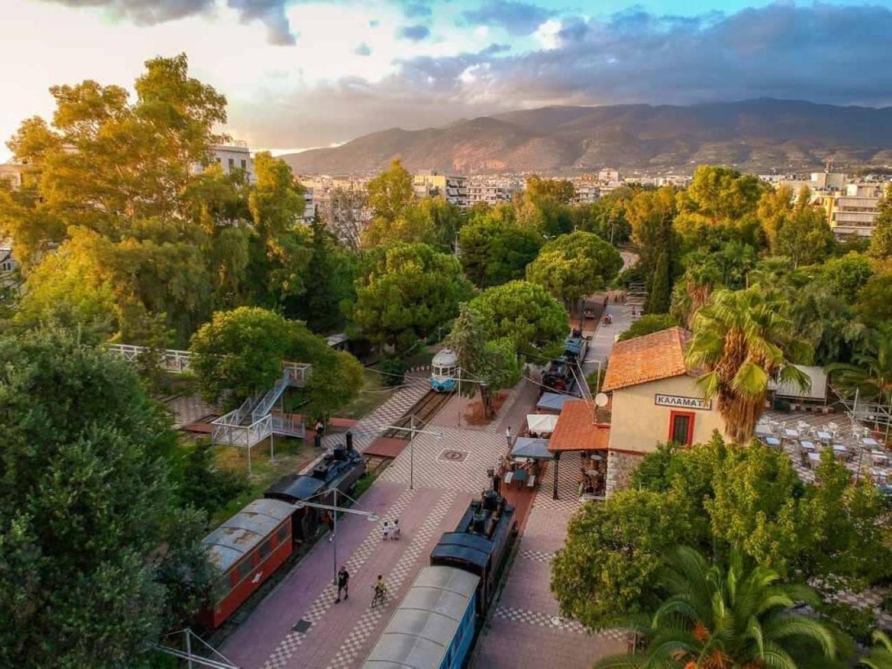 Kalamata's Sunny Retreat Near The Historic Center קלמאטה
