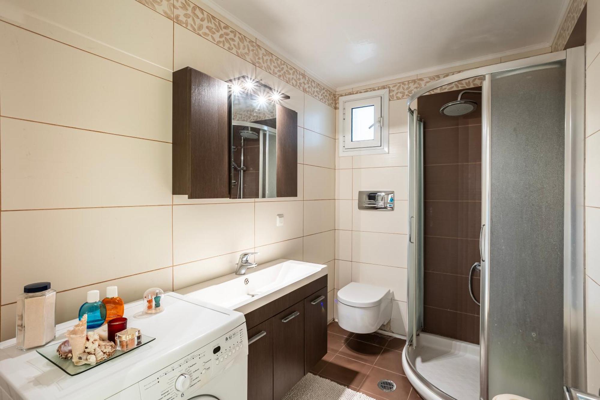 דירה Kalamata's Sunny Retreat Near The Historic Center *