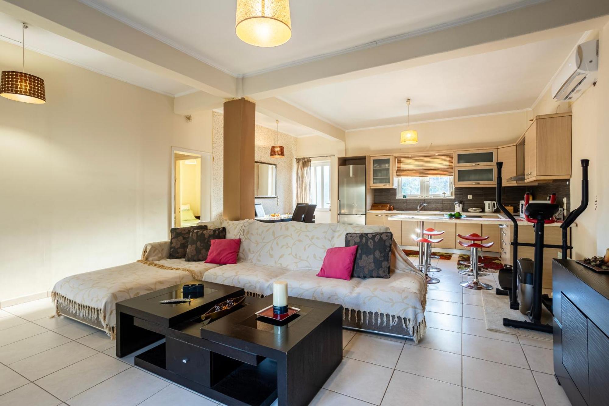 דירה Kalamata's Sunny Retreat Near The Historic Center קלמאטה