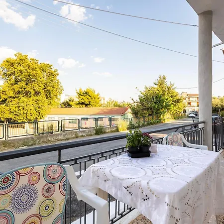 Kalamata'S Sunny Retreat Near The Historic Center מראה חיצוני תמונה